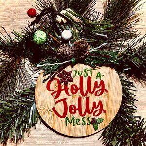 Holiday Round Decor Board – “Holly Jolly Mess”